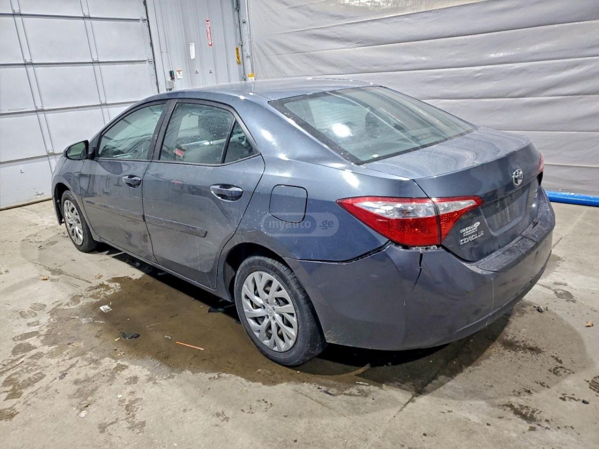 Toyota Corolla 2016 — photo 2