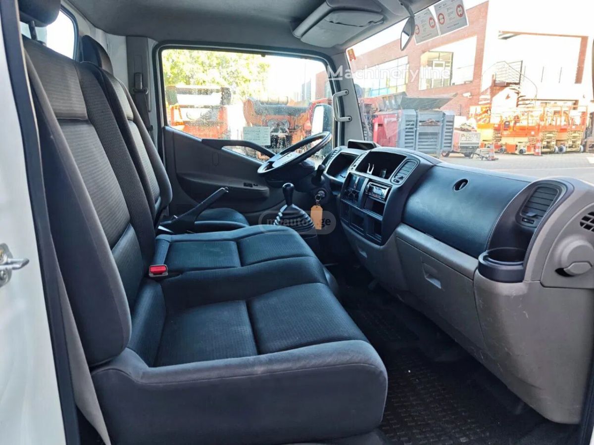 Nissan Cabstar 2016 — photo 2