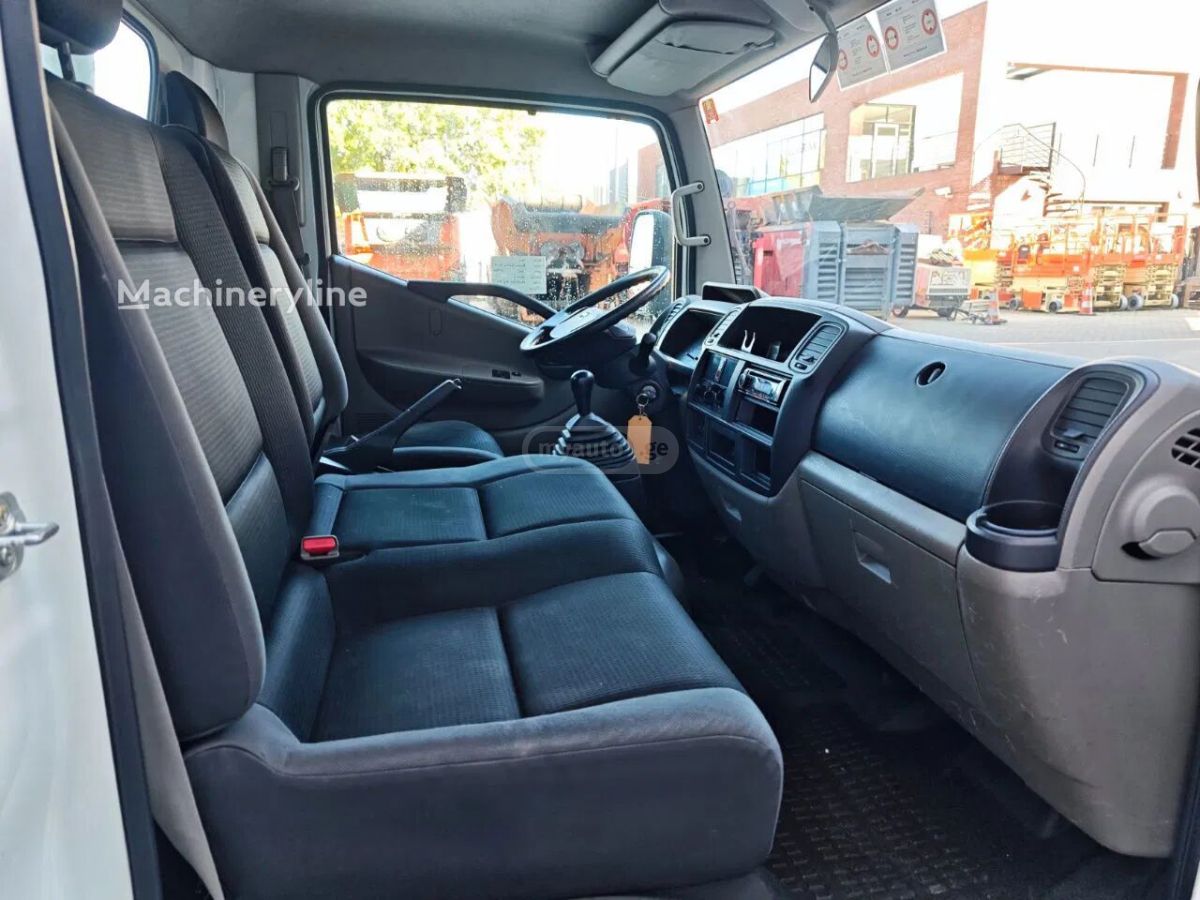 Nissan Cabstar 2016 — photo 2