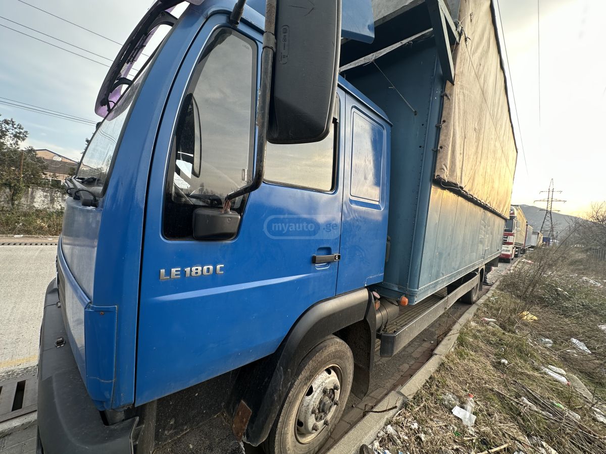 Isuzu LE 10.180 C 2002 — photo 2
