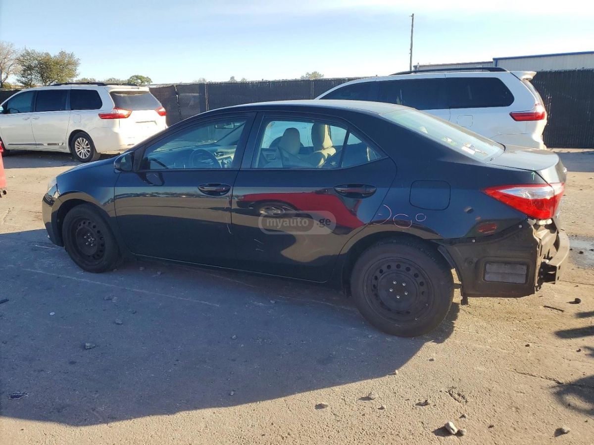 Toyota Corolla 2015 — photo 2