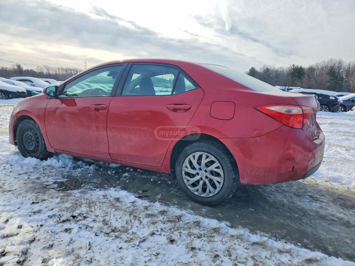 Toyota Corolla 2018 — photo 2