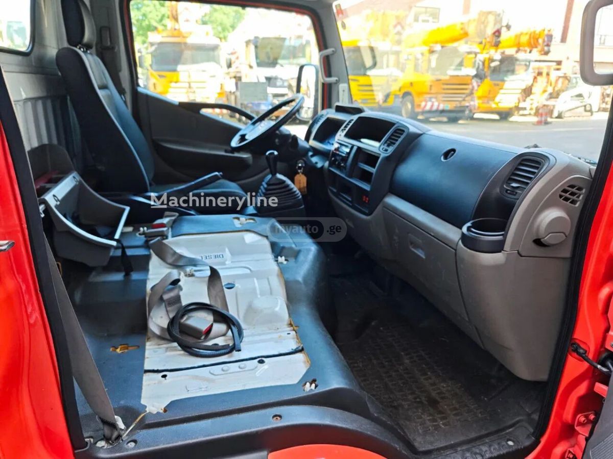 Nissan Cabstar 2015 — photo 2