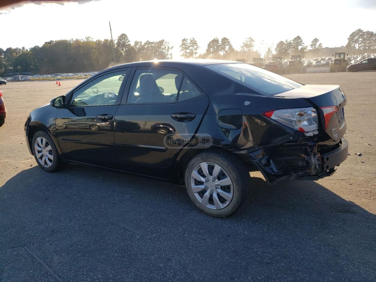 Toyota Corolla 2016 — photo 2