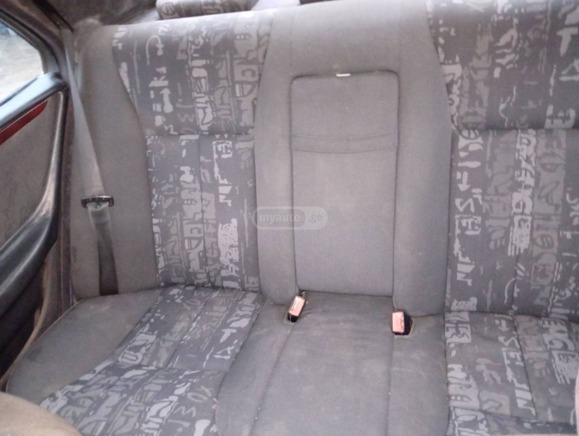 Mercedes-Benz E 210 1999 — photo 2