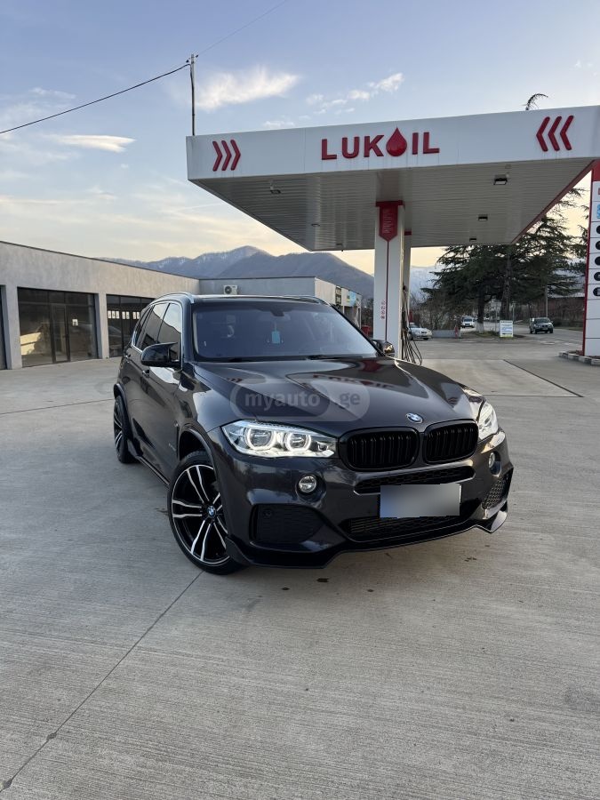 BMW X5 2015 — photo 2