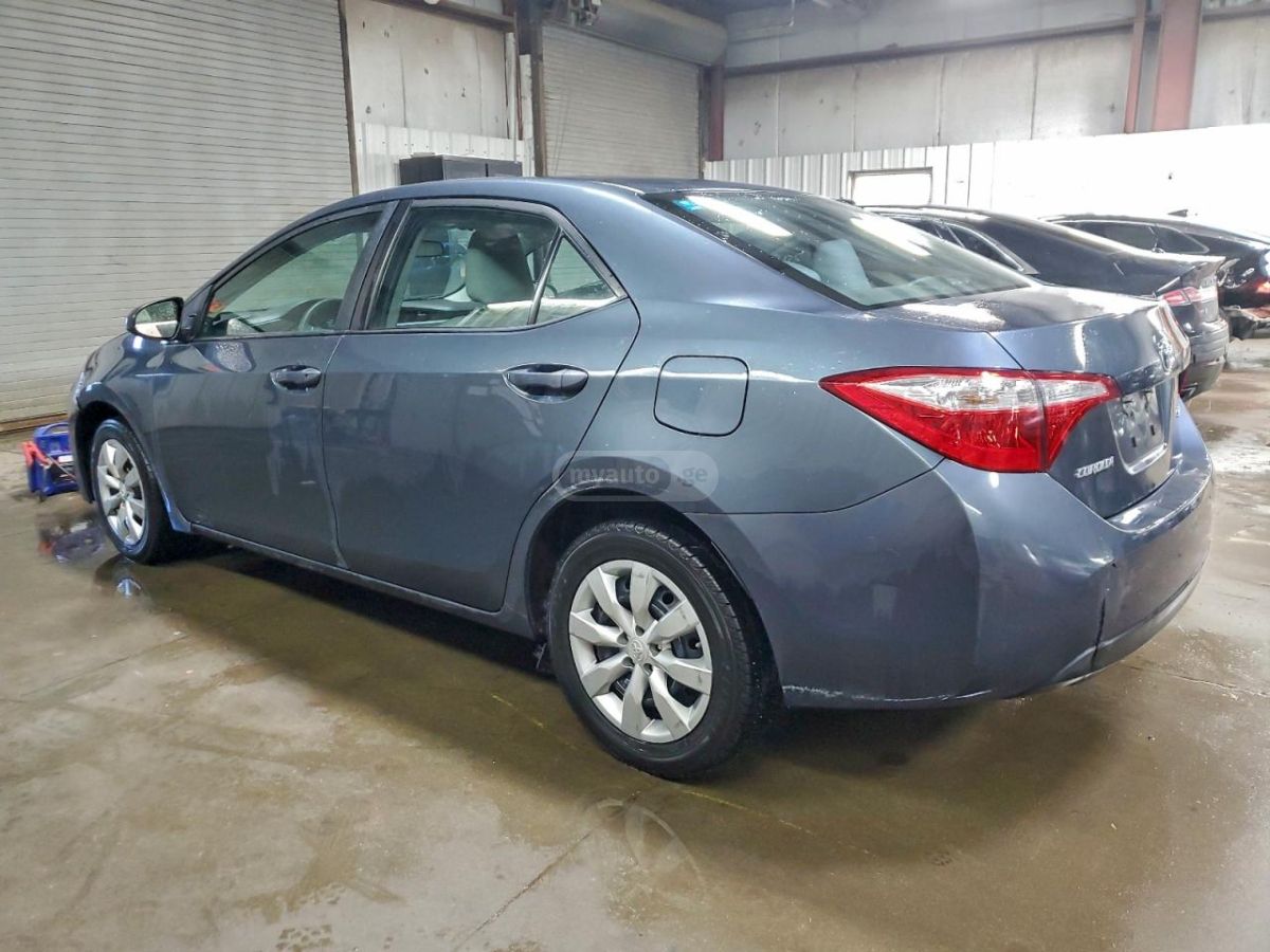 Toyota Corolla 2016 — photo 2