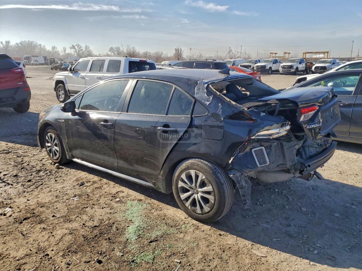 Toyota Corolla 2021 — photo 2