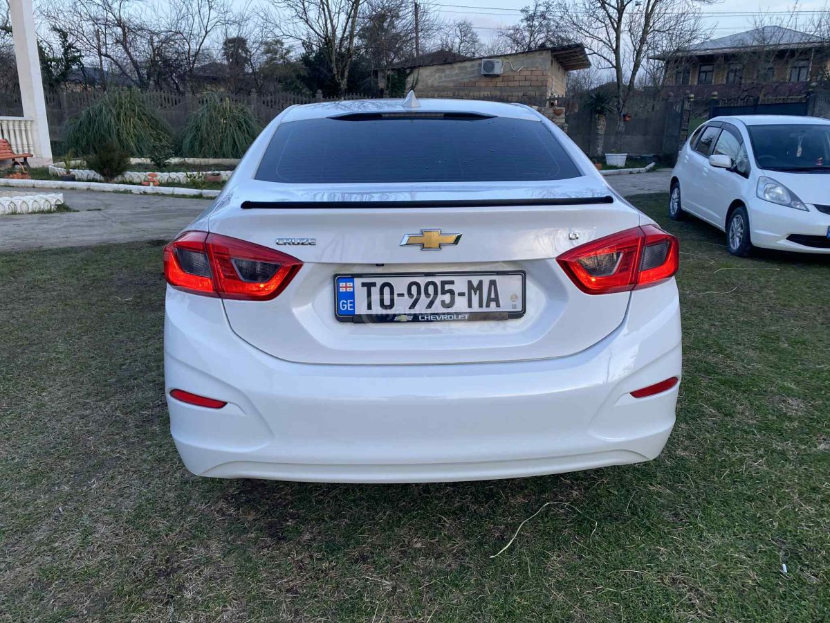 Chevrolet Cruze 2017 — photo 2