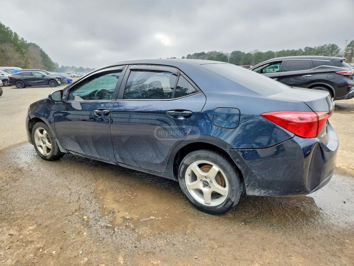 Toyota Corolla 2017 — photo 2