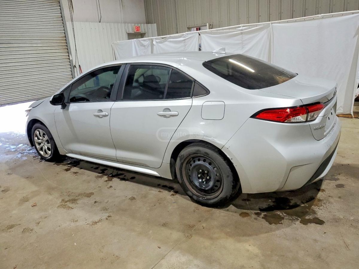 Toyota Corolla 2021 — photo 2