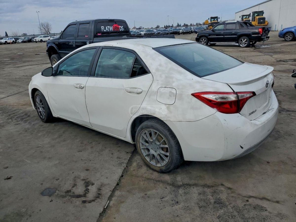 Toyota Corolla 2015 — photo 2