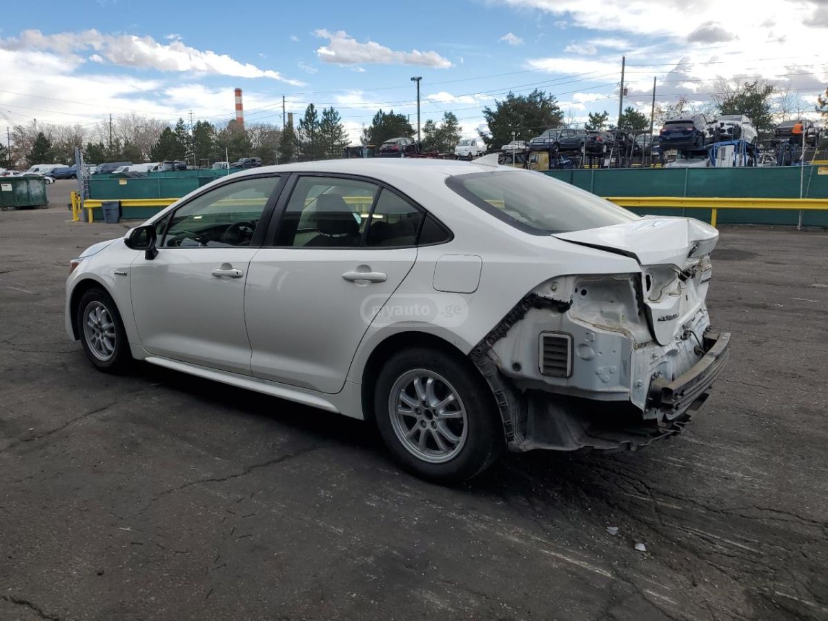 Toyota Corolla 2021 — photo 2