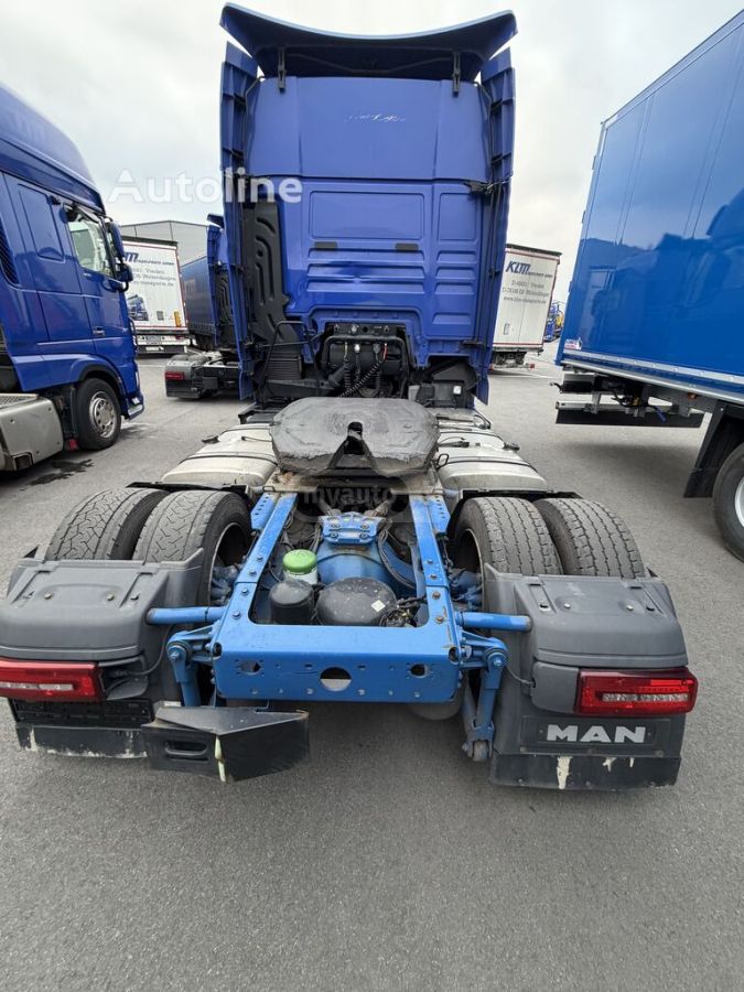 Isuzu TGX 2018 — photo 2
