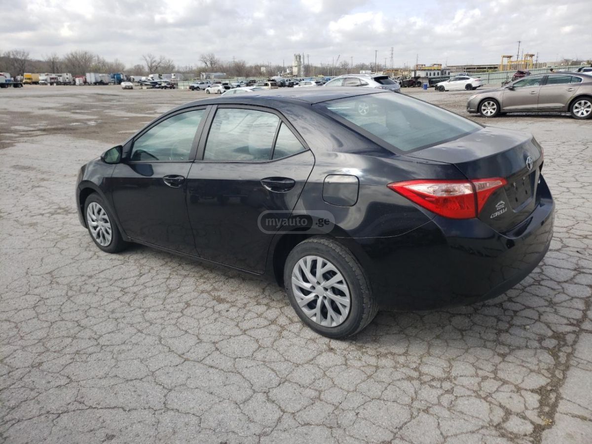 Toyota Corolla 2019 — photo 2