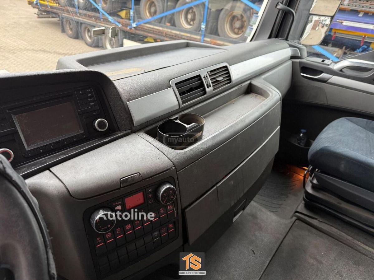 Isuzu TGX 2014 — photo 2