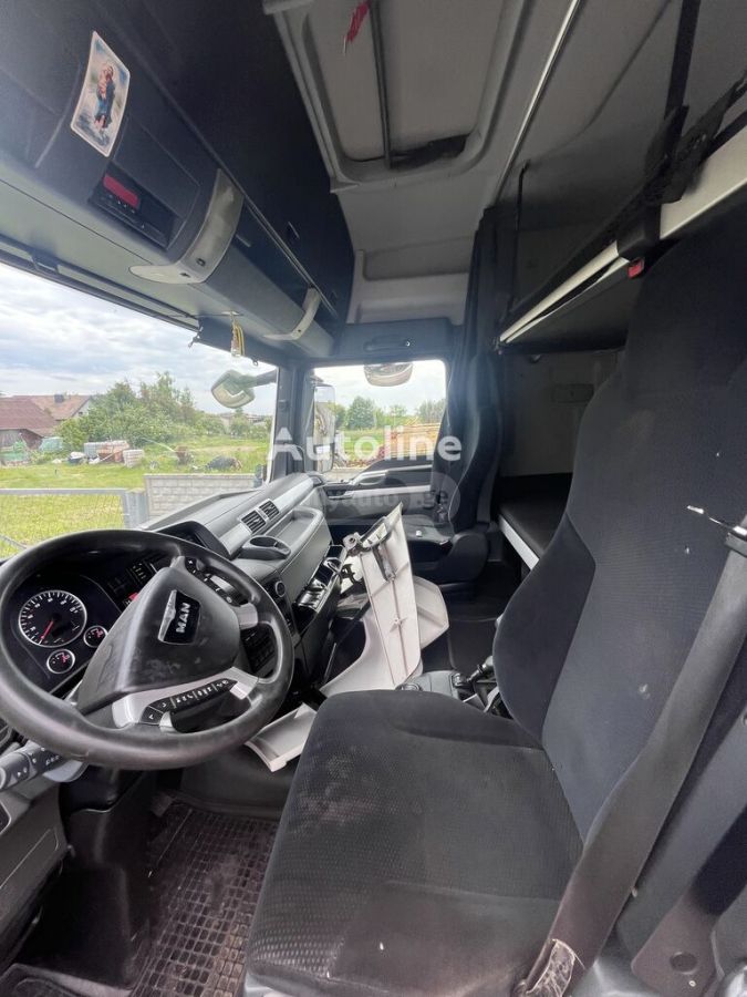 Isuzu TGX 2015 — photo 2