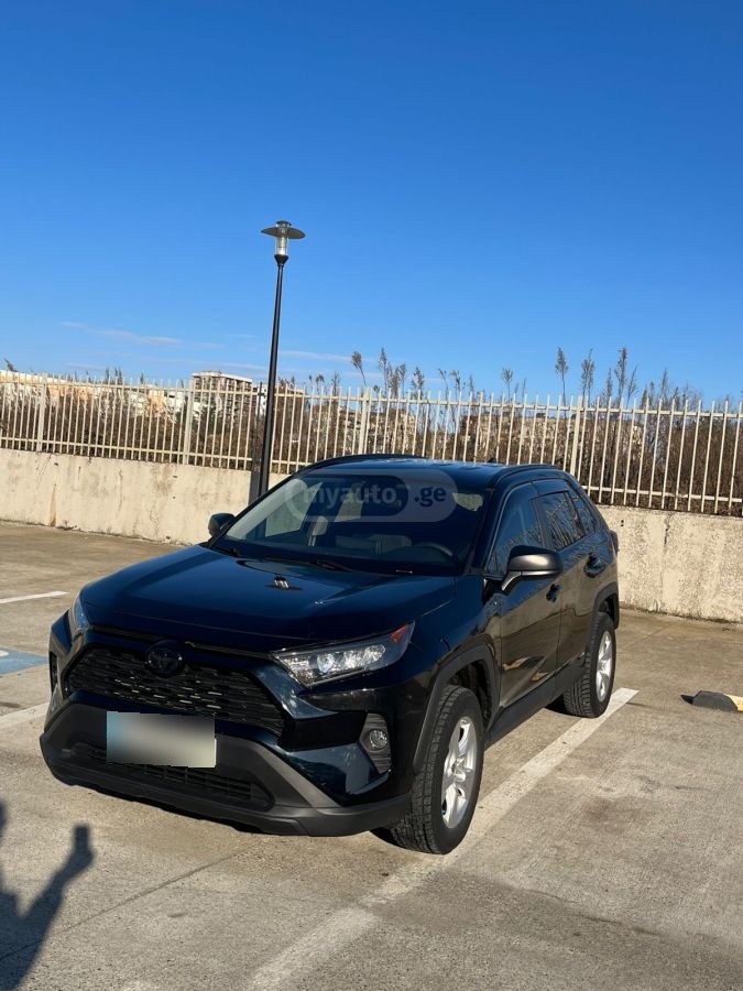 Toyota RAV4 2021 — photo 2