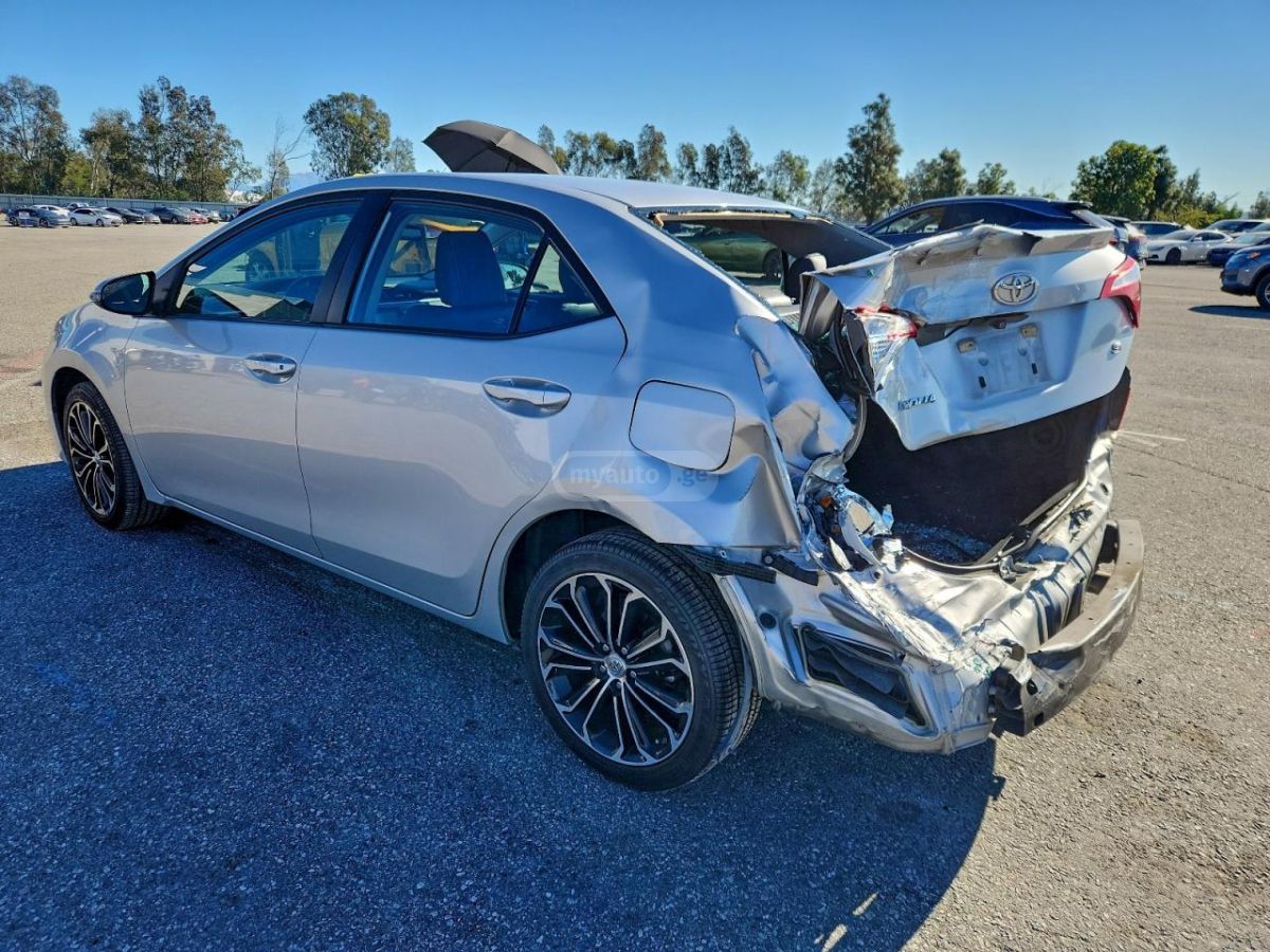 Toyota Corolla 2015 — photo 2