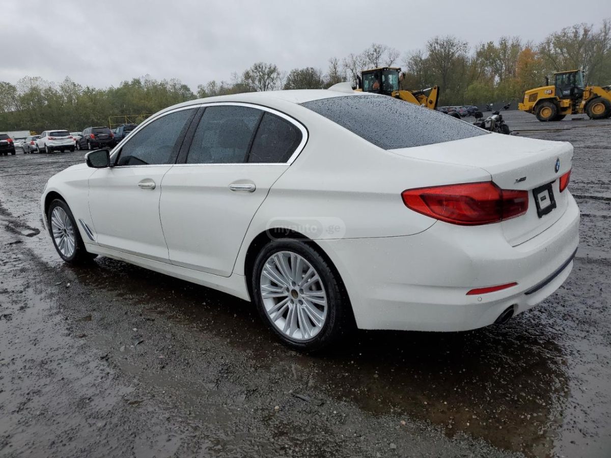 BMW 530 2018 — photo 2