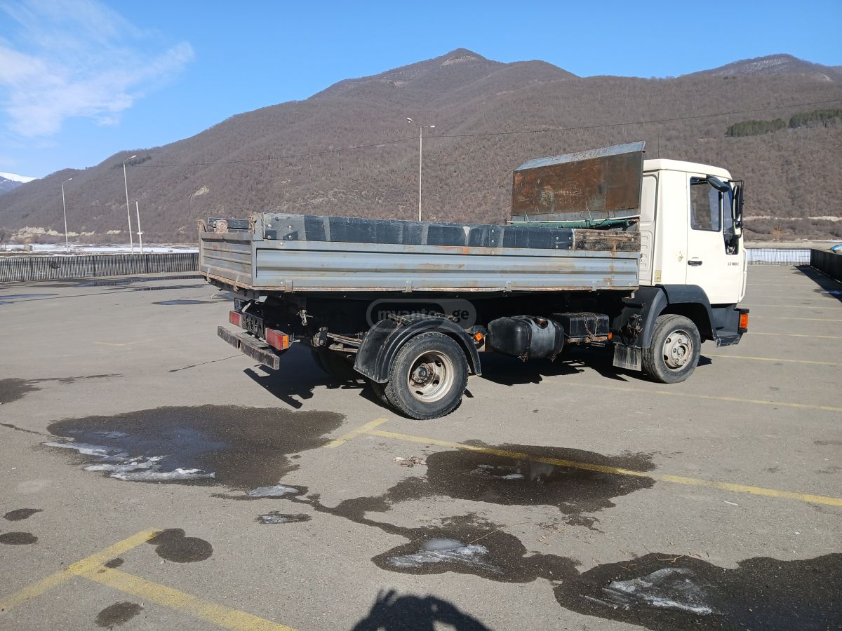 Isuzu L 2000 2002 — photo 2