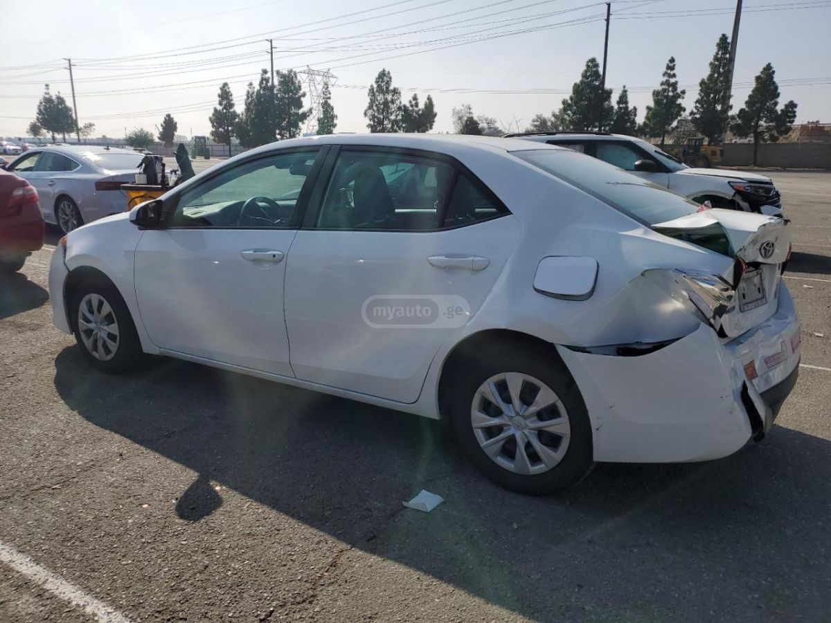 Toyota Corolla 2017 — photo 2