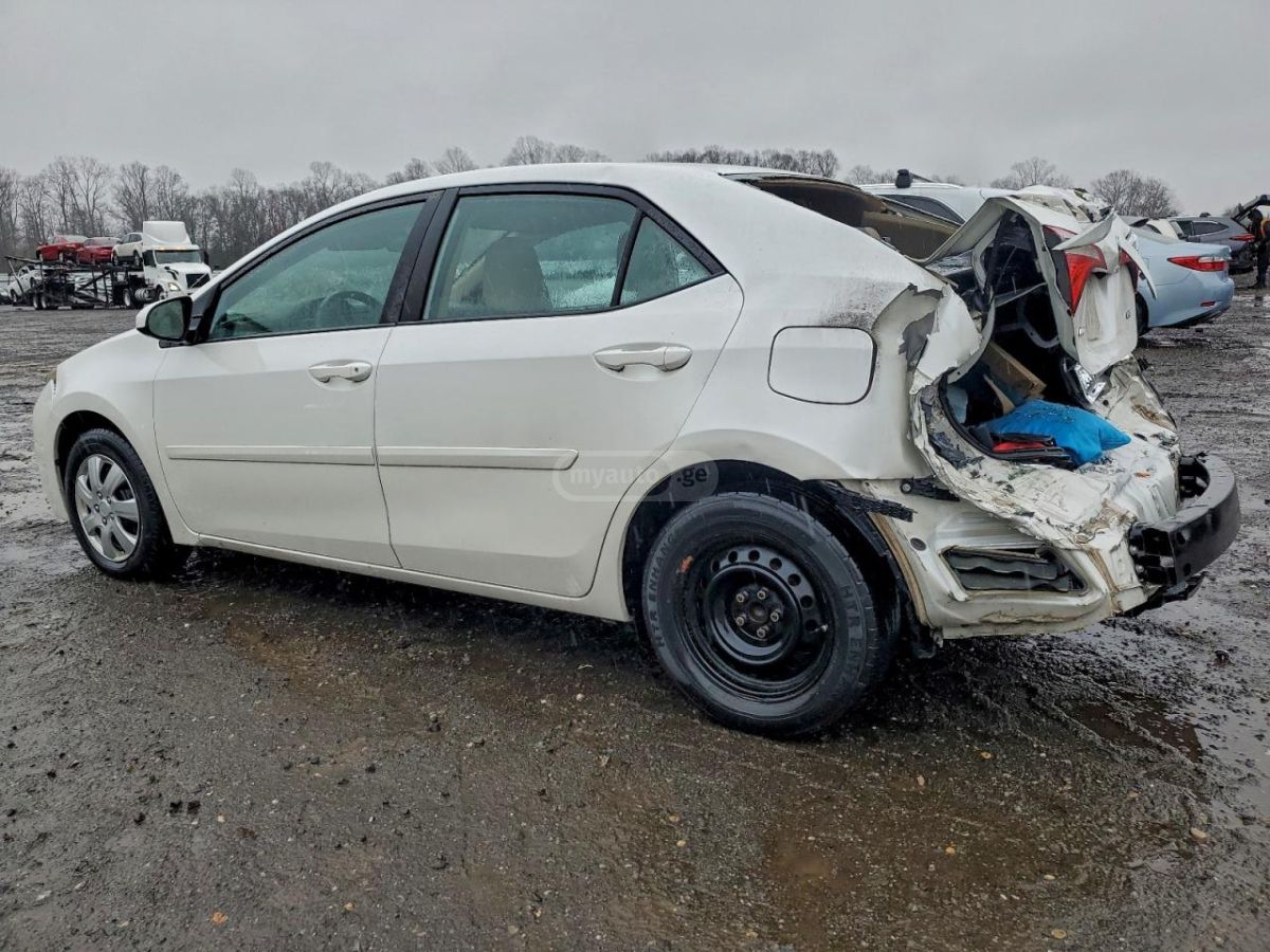 Toyota Corolla 2015 — photo 2