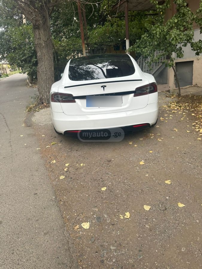 Tesla Model S 2013 — photo 2