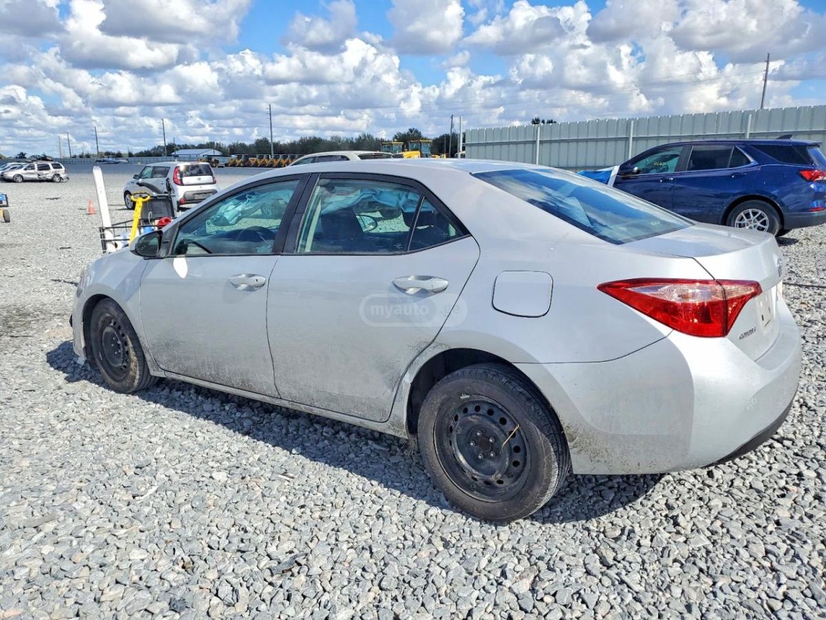 Toyota Corolla 2017 — photo 2