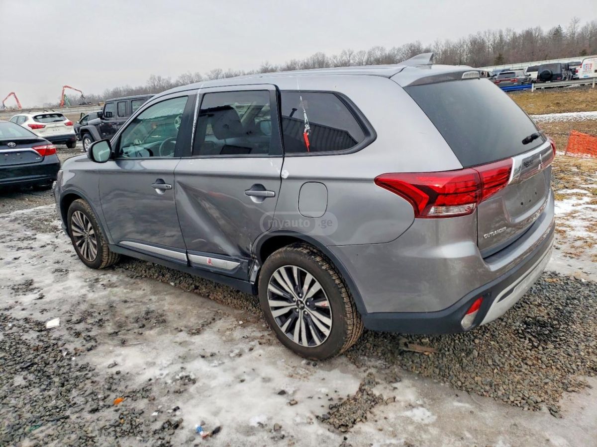 Mitsubishi Outlander 2020 — photo 2