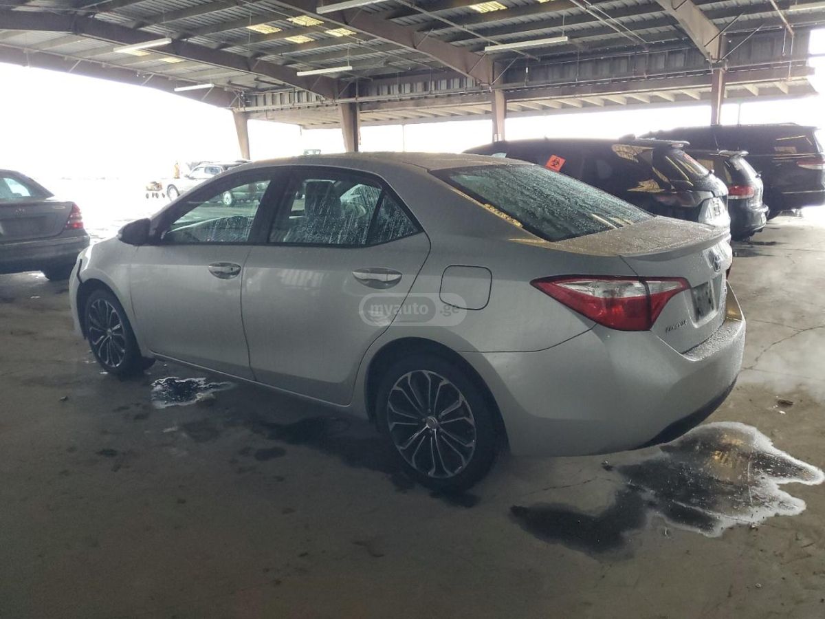 Toyota Corolla 2015 — photo 2