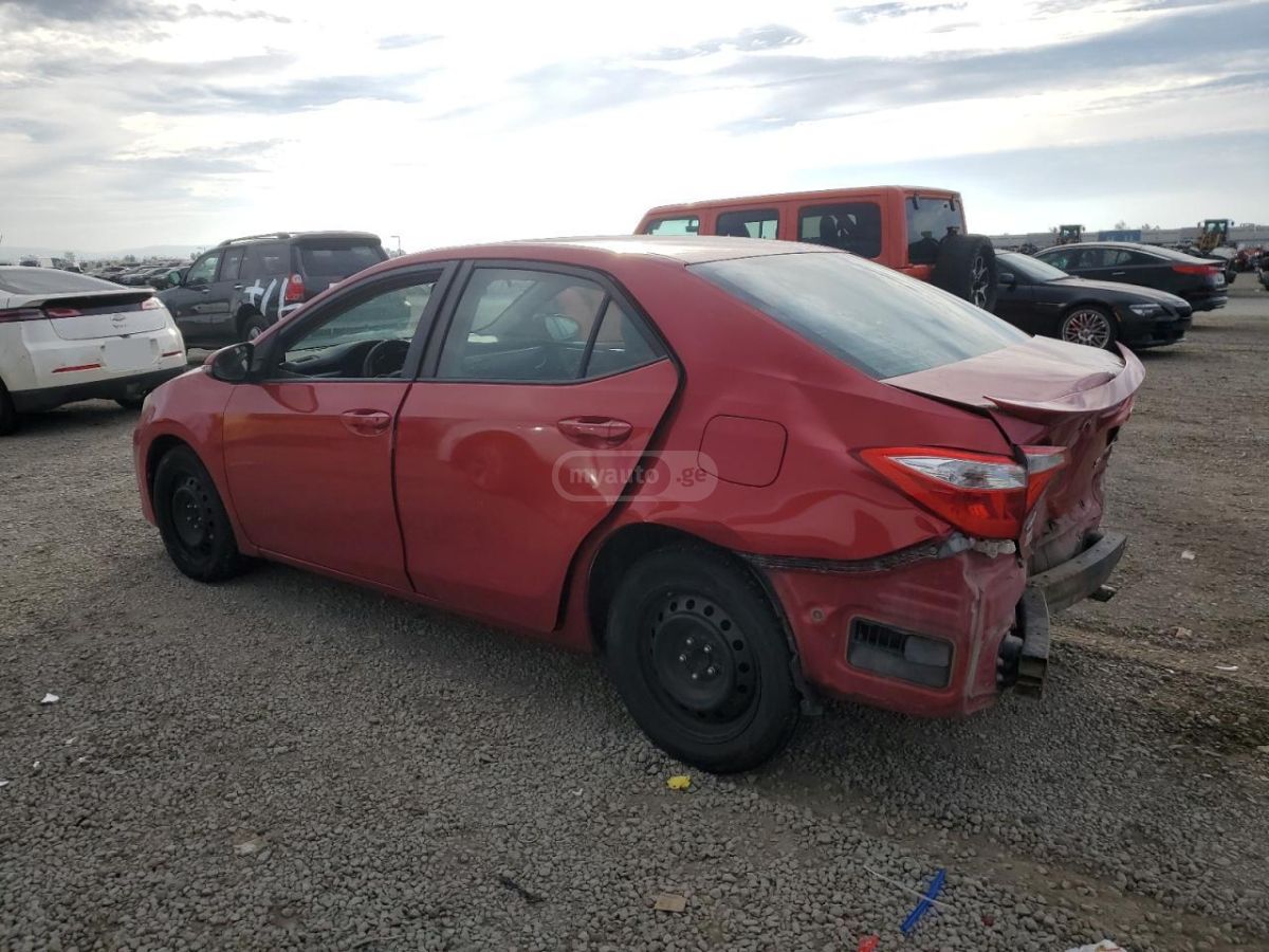 Toyota Corolla 2016 — photo 2