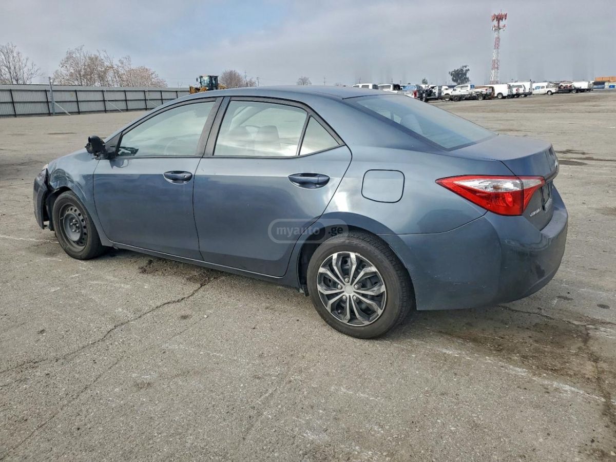 Toyota Corolla 2016 — photo 2