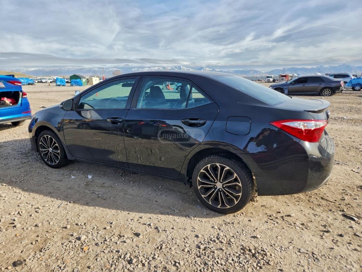 Toyota Corolla 2016 — photo 2