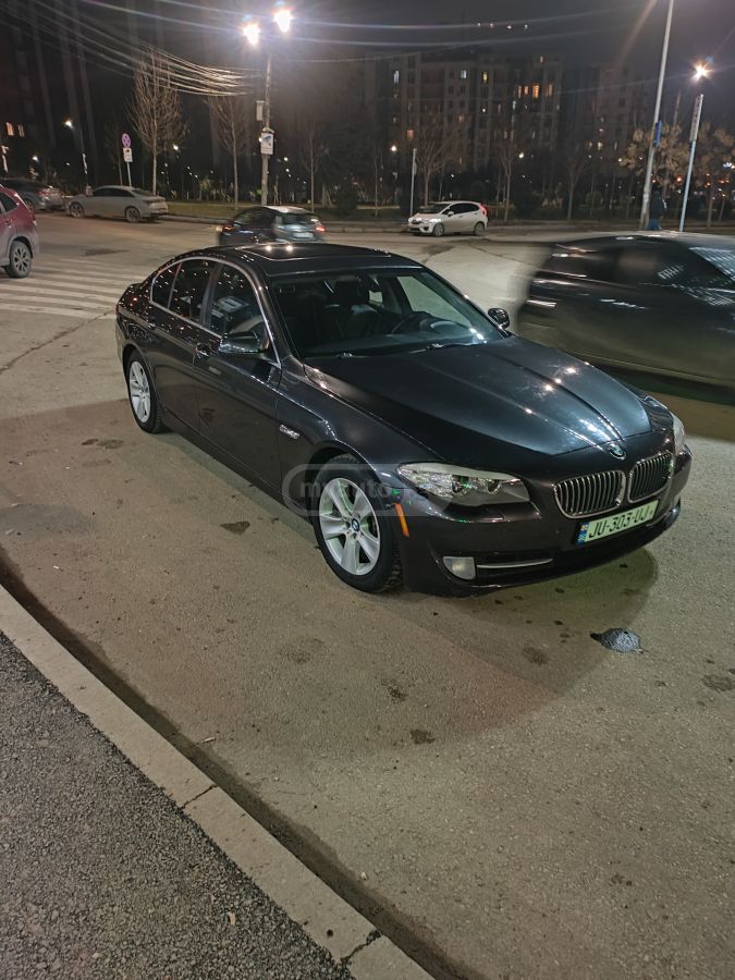BMW 528 2011 — photo 2