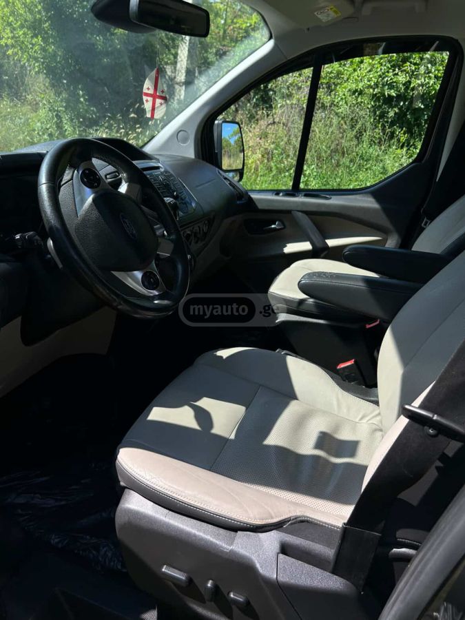 Ford Tourneo Custom 2016 — photo 2