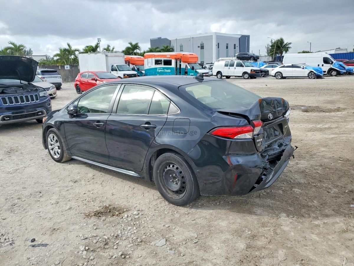 Toyota Corolla 2021 — photo 2