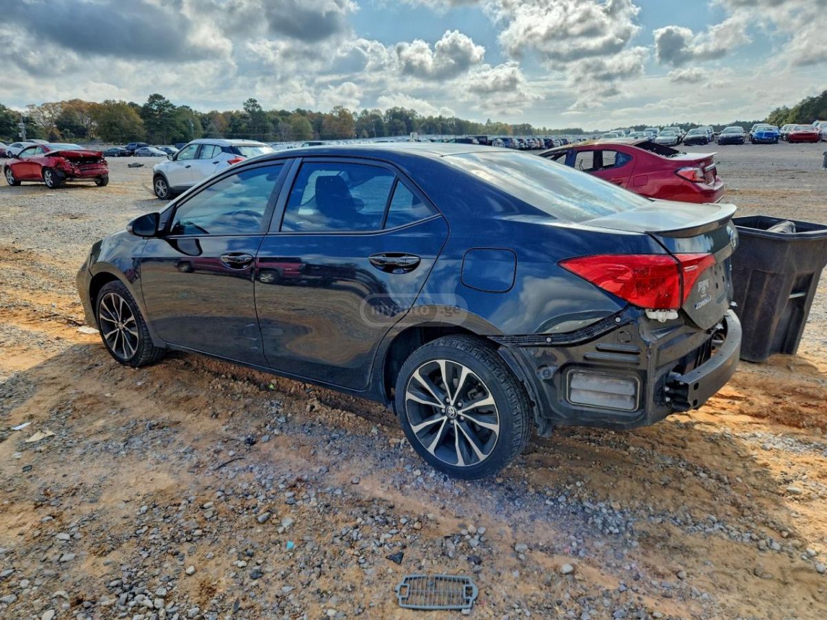 Toyota Corolla 2018 — photo 2