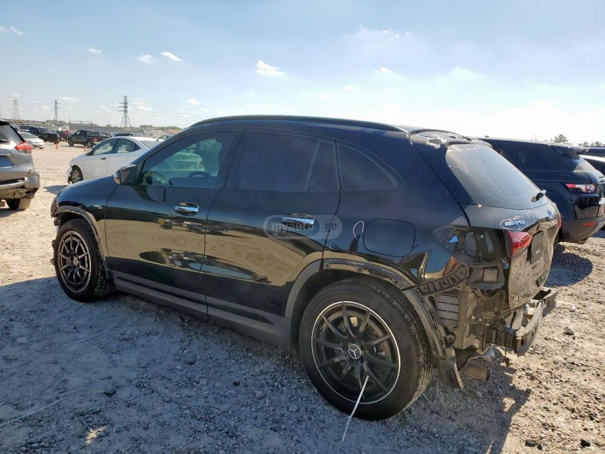 Mercedes-Benz GLA 350 2023 — photo 2
