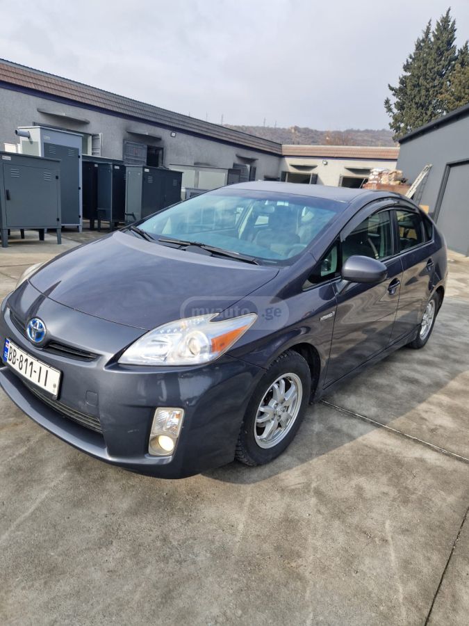 Toyota Prius 2011 — photo 2