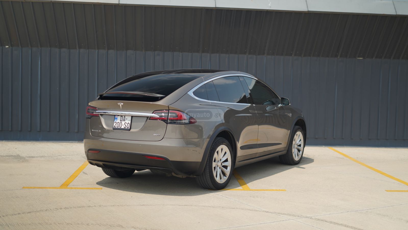 Tesla Model X 2016 — photo 2
