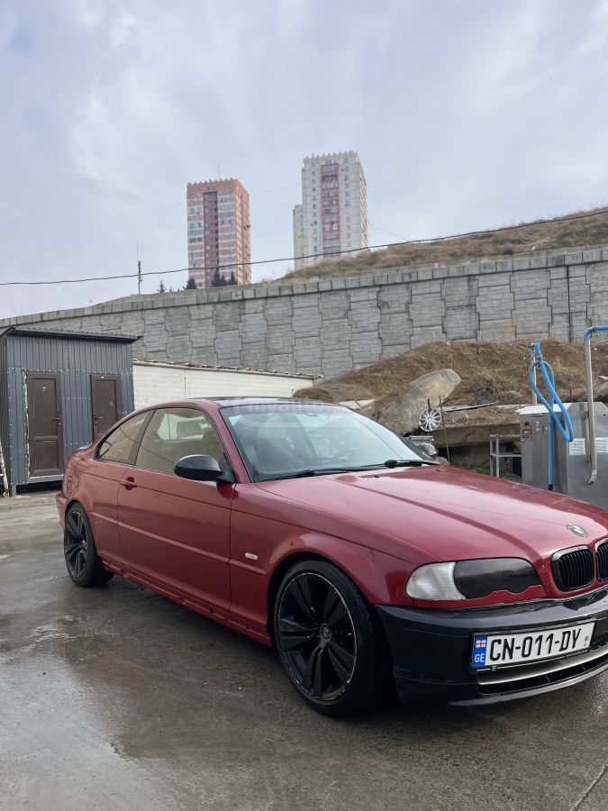 BMW 318 2002 — photo 2