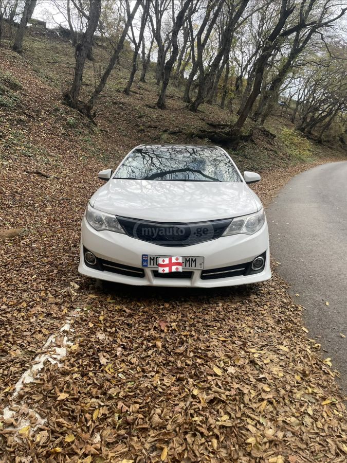 Toyota Camry 2013 — photo 2
