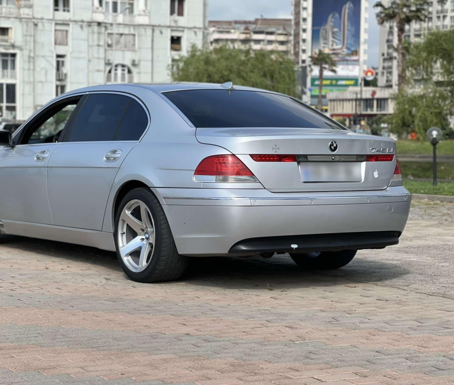 BMW 745 2002 — photo 2
