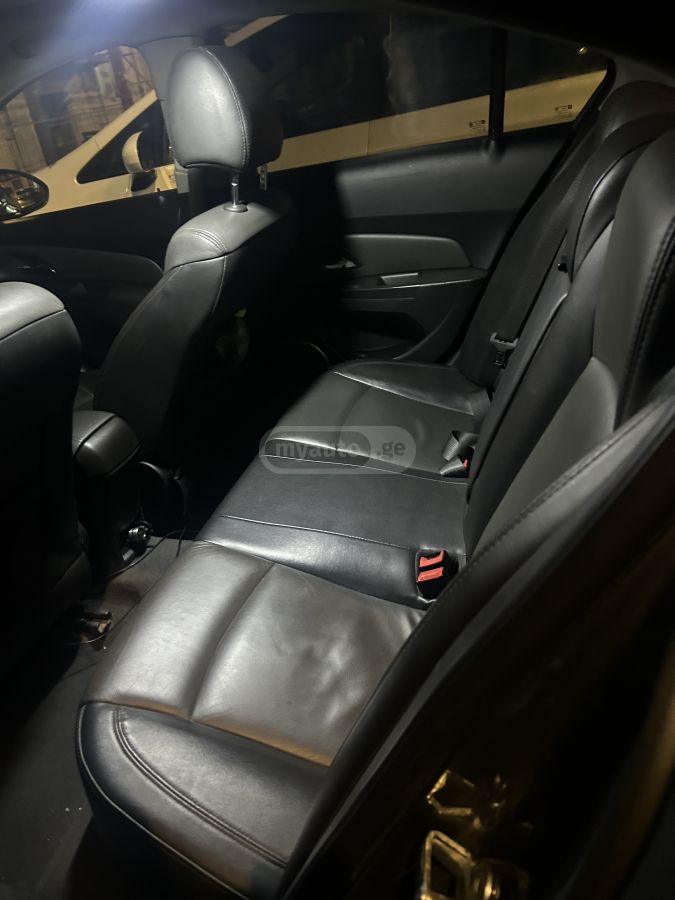 Chevrolet Cruze 2010 — photo 2