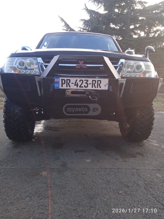 Mitsubishi Pajero 2002 — photo 2