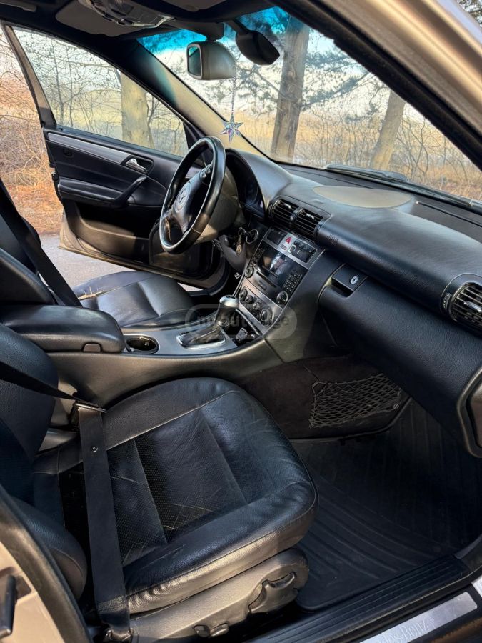 Mercedes-Benz C 250 2005 — photo 2