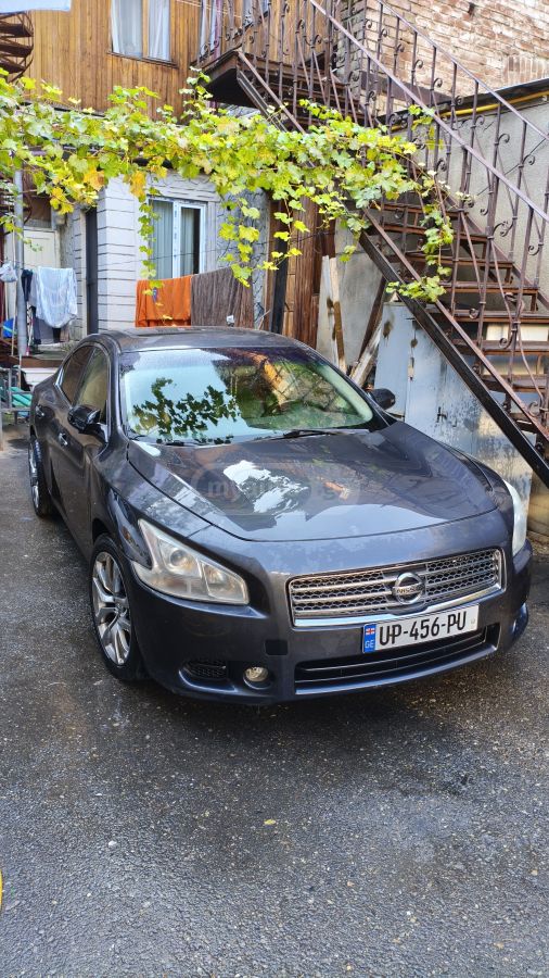 Nissan Maxima