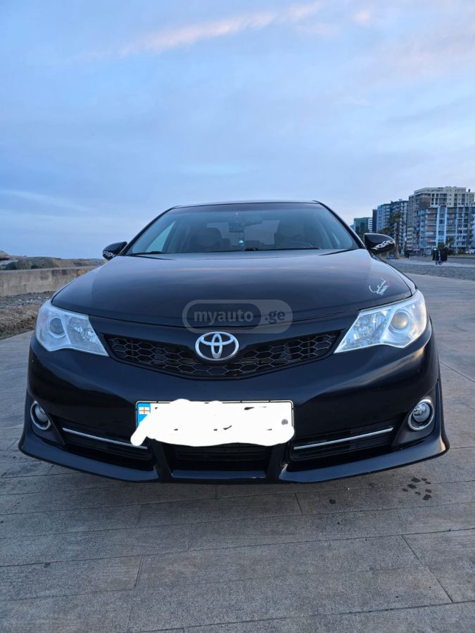 Toyota Camry 2014 — photo 2