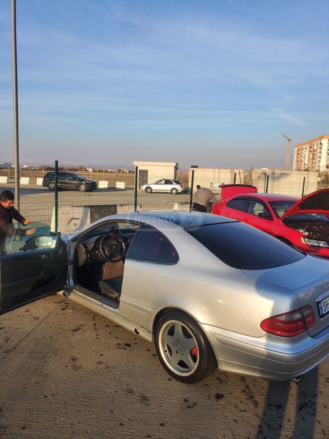 Mercedes-Benz CLK 200 2001 — photo 2